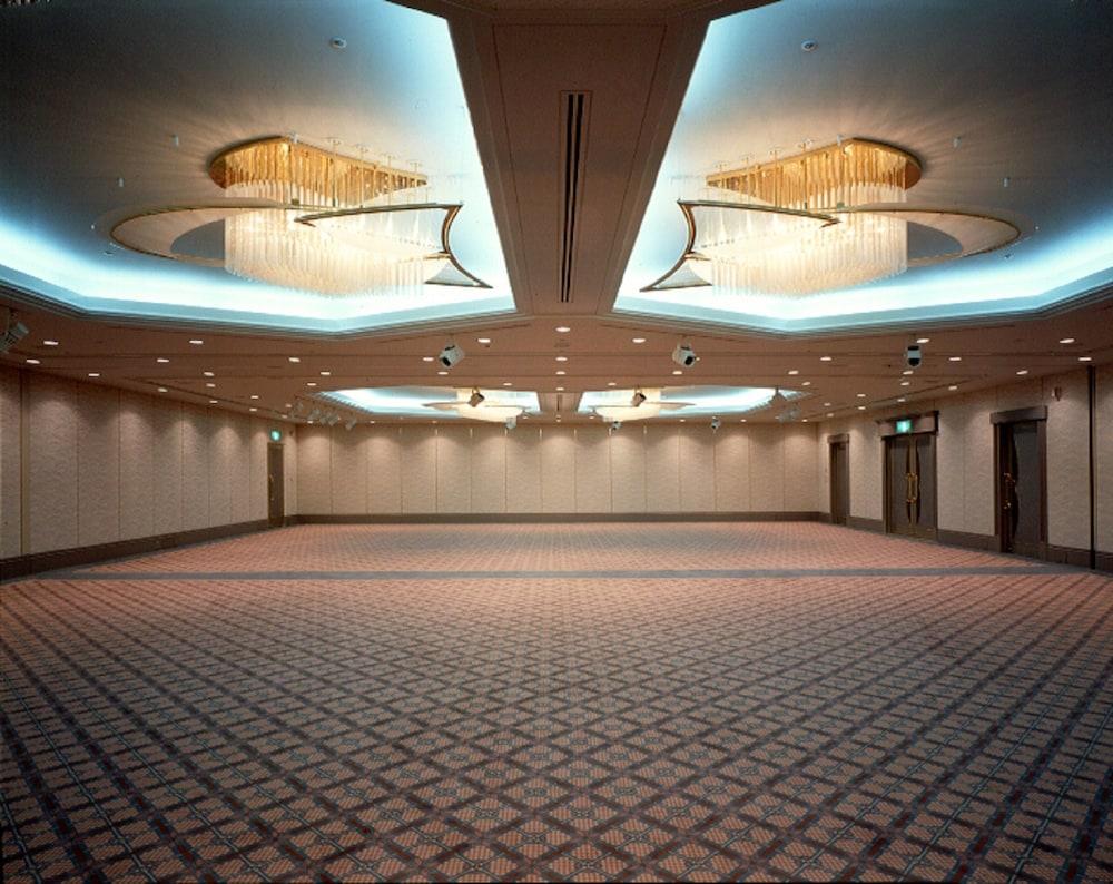 Rihga Royal Hotel Niihama Екстериор снимка